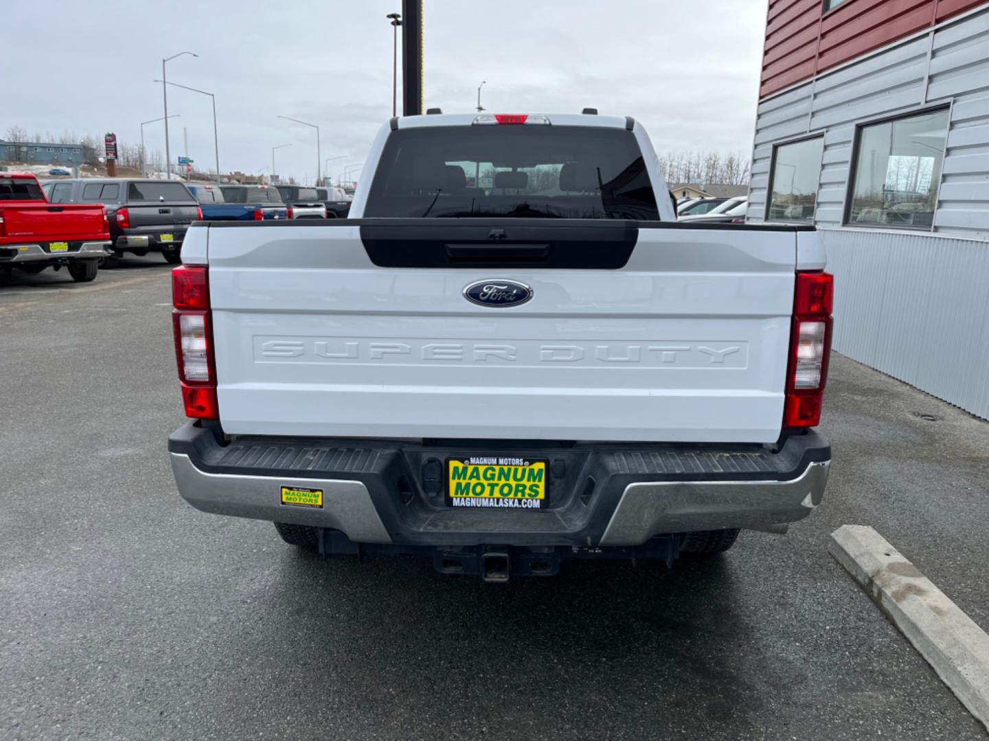 2022 WHITE /Grey FORD F-250 SUPER DUT XLT (1FT7W2BT0NE) with an 6.7L engine, Automatic transmission, located at 1960 Industrial Drive, Wasilla, 99654, (907) 274-2277, 61.573475, -149.400146 - Photo#3